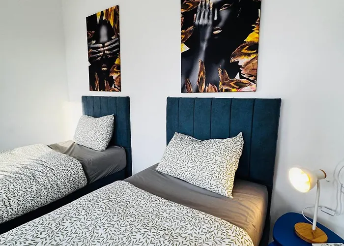 Apartment Budget Friendly House With Garden For 14 Guests