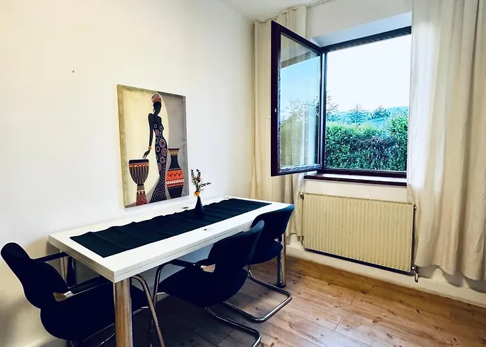 Budget Friendly House With Garden For 14 Guests *