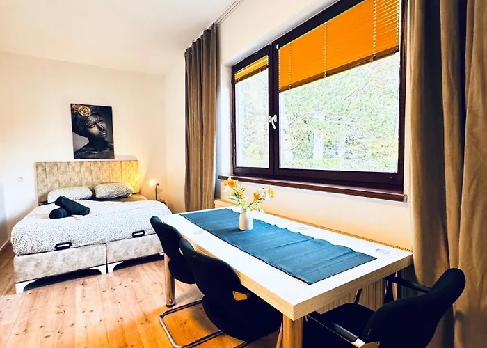 Budget Friendly House With Garden For 14 Guests