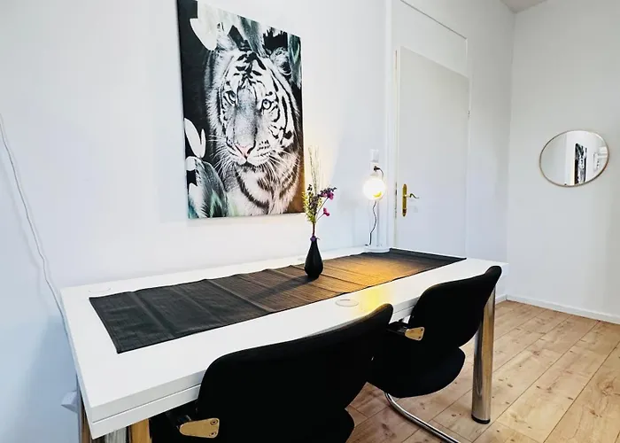 Budget Friendly House With Garden For 14 Guests *
