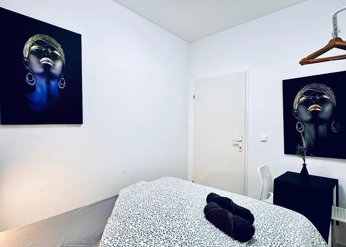 Budget Friendly House With Garden For 14 Guests Vienna